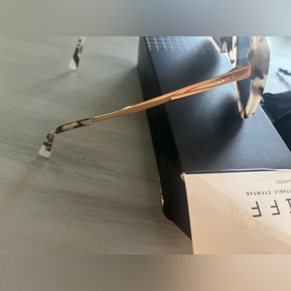 Diff Eyewear Cat Eye Tortoiseshell Sunglasses Guc - image 3